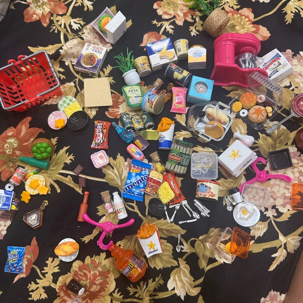 Barbie Doll Miniature Grocery Shopping Accessories